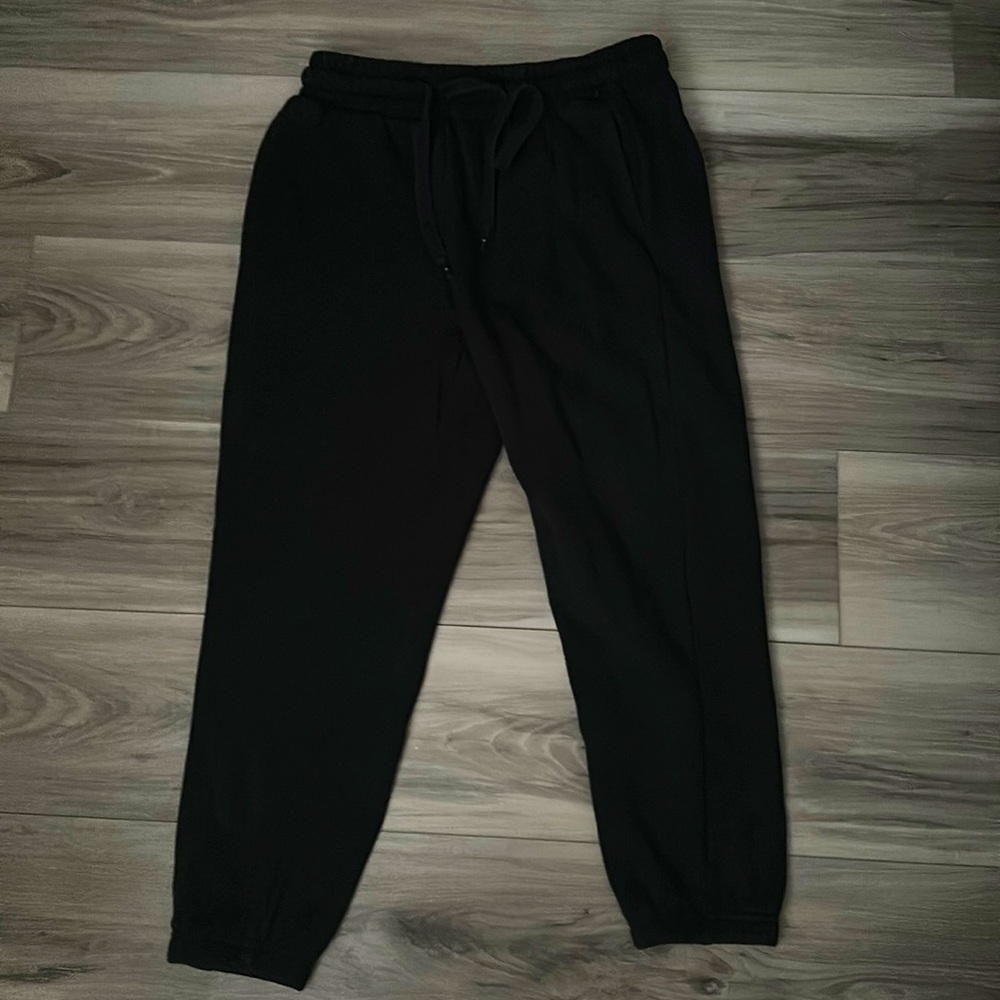 Black Fabletics sweat pants!!